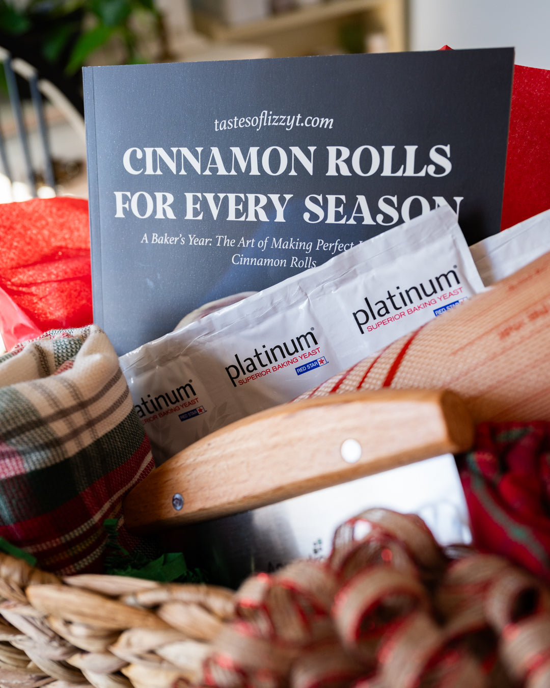Cinnamon Roll Cookbook (Physical Copy)